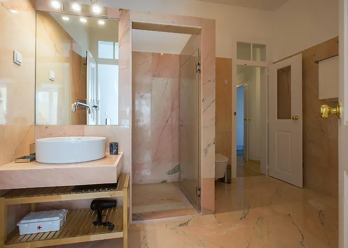 Portas De Sao Bento Lisboa