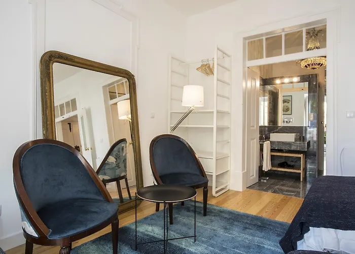 Portas De Sao Bento Lisboa